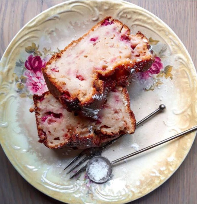 Gebakken Yoghurtcake met Framboos en Witte Chocolade