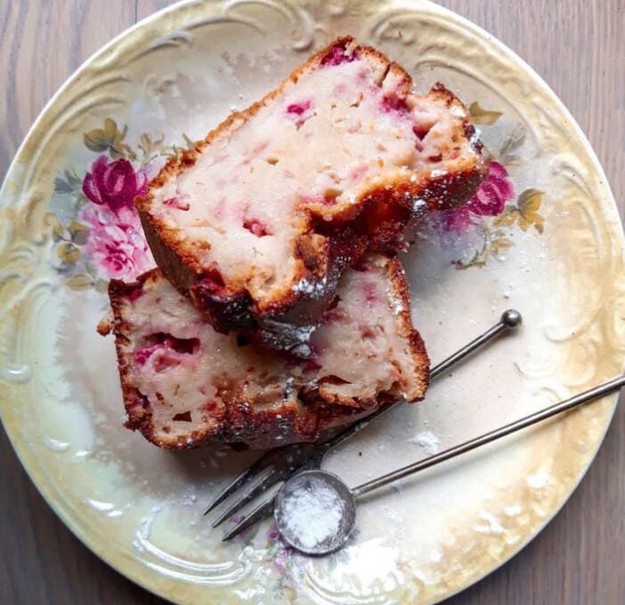 Gebakken Yoghurtcake met Framboos en Witte Chocolade