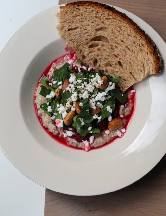 Hibiscus Hummus met Rozemarijn Amandelen, Rode Biet & Kersen Relish